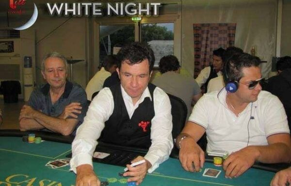 Croupier di Black Jack dimostrativo Galleria 2